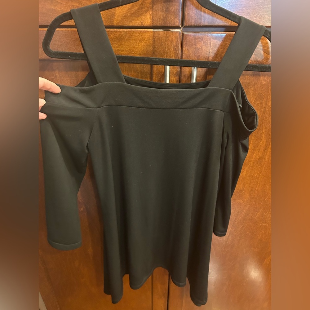 Ellen Tracy Elegant Black shoulder-less asymmetrical tunic top